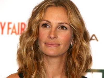 julia roberts family photos. Julia Roberts who is the cover
