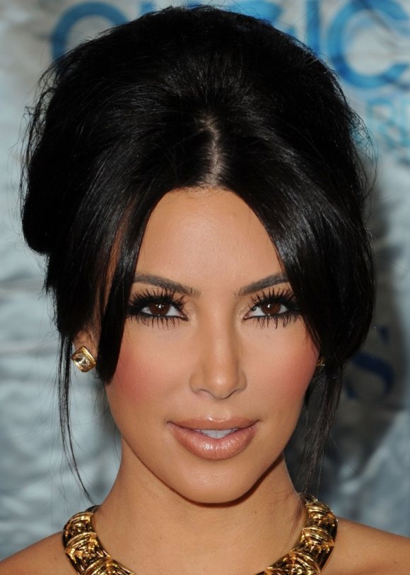 kim kardashian makeup and hair. Kim Kardashian hair-makeup