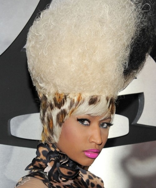 nicki minaj hairstyles short. Nicki Minaj hairstyle makeup