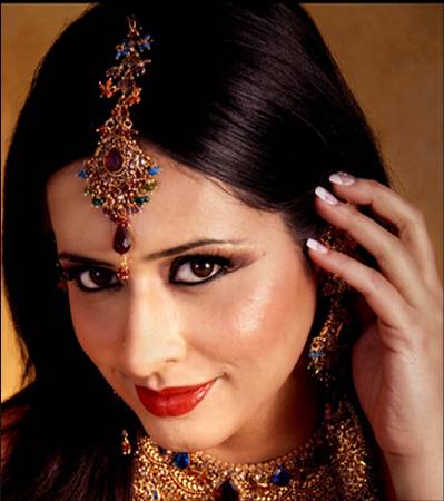 Indian bridal hair jewelry maang tika