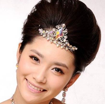 wedding hairstyles with tiara. 2010 Wedding Hairstyle Tiara
