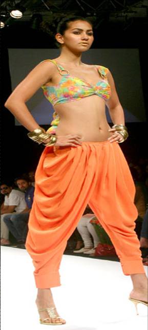 Dhoti pants for hourglass body shape