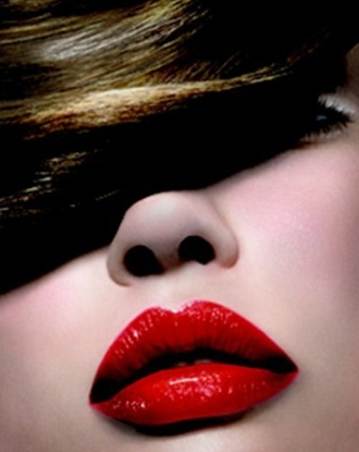 How to wear red lipstick and carry off