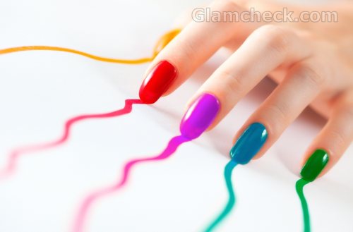 Easy nail art : Multi colored nails