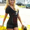 Jessa-Hinton-in-shorts