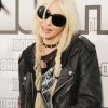 Taylor-Momsen-sports-Pigtails