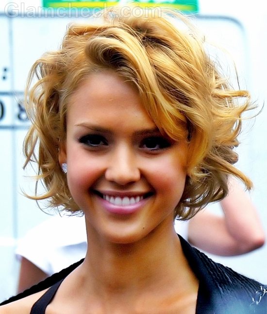 Jessica Alba Hairstyle : Short hair