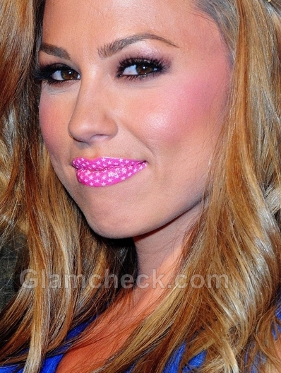 Jessica Hall : Hot pink lips - hot-pink-lips-Jessica-Hall