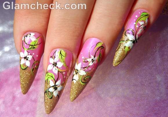 nail art idea white pink