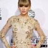 Taylor Swift hairstyle at 40th Annual American Music Awards 2012
