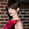 Anne Hathaway Pixie Haircut David Letterman Show december 2012