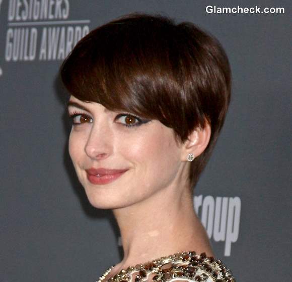 Pixie Hairstyle with side swept bangs Anne Hathaway