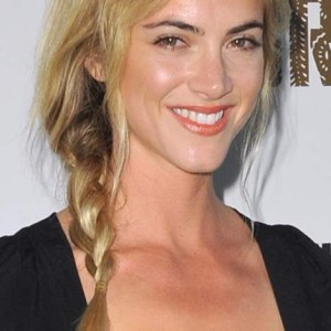 Emily Wickersham Sports Side Braid at “The Bridge” Premiere Emily Wickersham Sports Side Braid at “The Bridge” Premiere