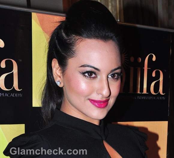 DIY sonakshi sinha striking pink makeup