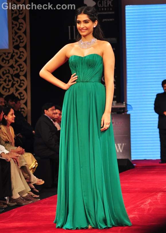 Sonam Kapoor Delights in Green Gown at IIJW Inauguration