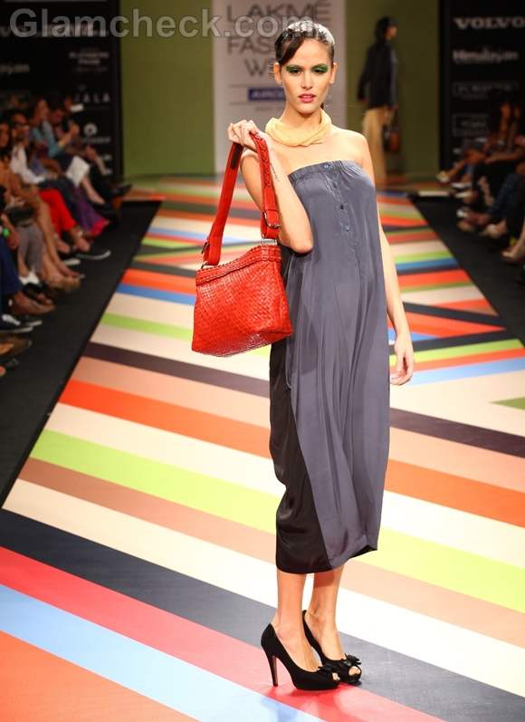 VEEV Second Skin Collection Bags LFW Winter-Festive 2012-4