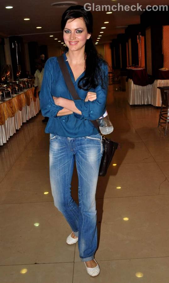 yana gupta casual clothes