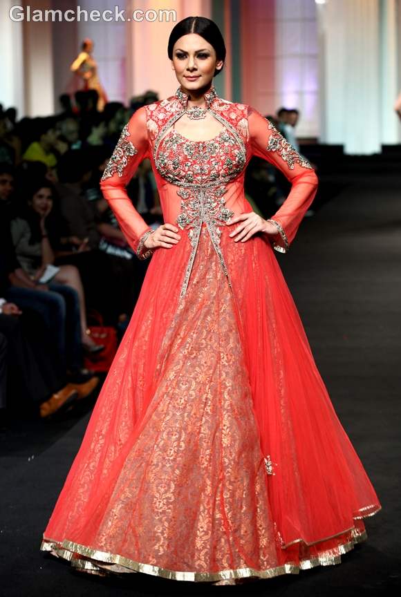 Aamby Valley India Bridal Fashion Week 2012 Ashima-Leena -2