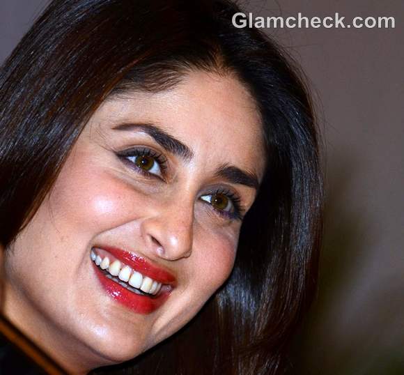 Kareena Kapoor red lips Heroine promotion