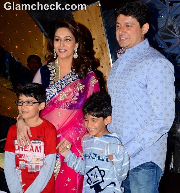 Madhuri Dixit Jhalak Dikhla Jaa with her family