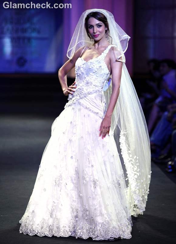 Malaika Arora ramp Aamby Valley india bridal fashion week 2012