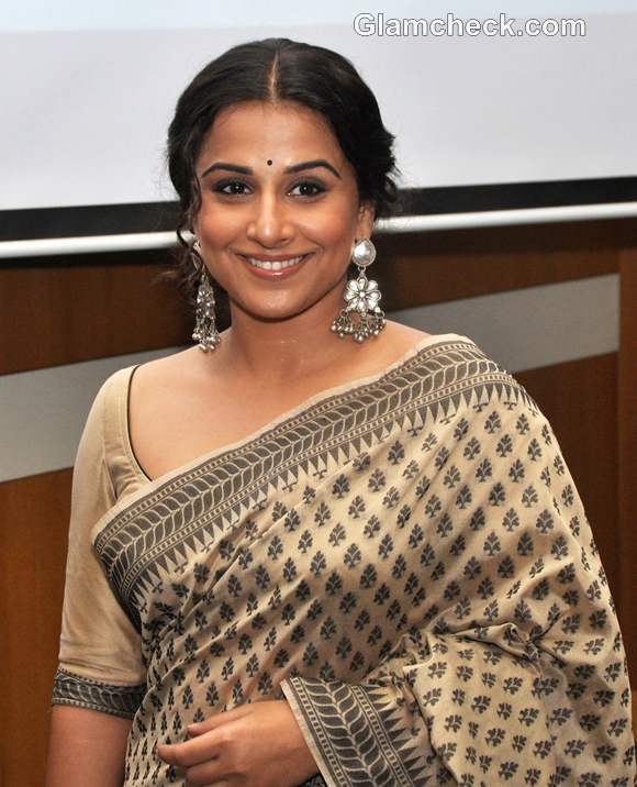 Vidya Balan traditional look earthy makeup