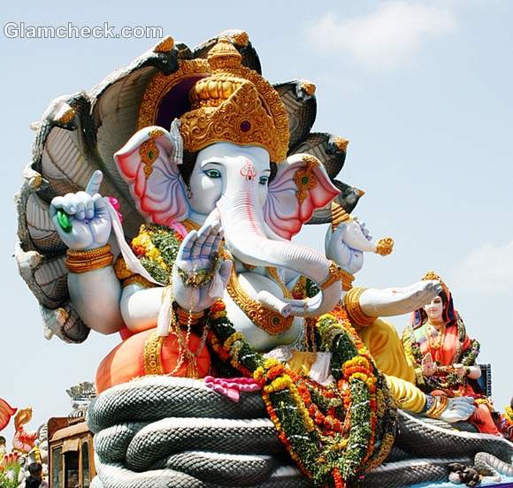 ganesh idols indian festival