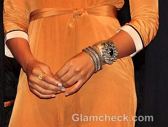 metal jewelry sameera reddy