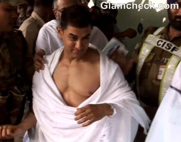 Aamir Khan Leaves for Haj with his Mother