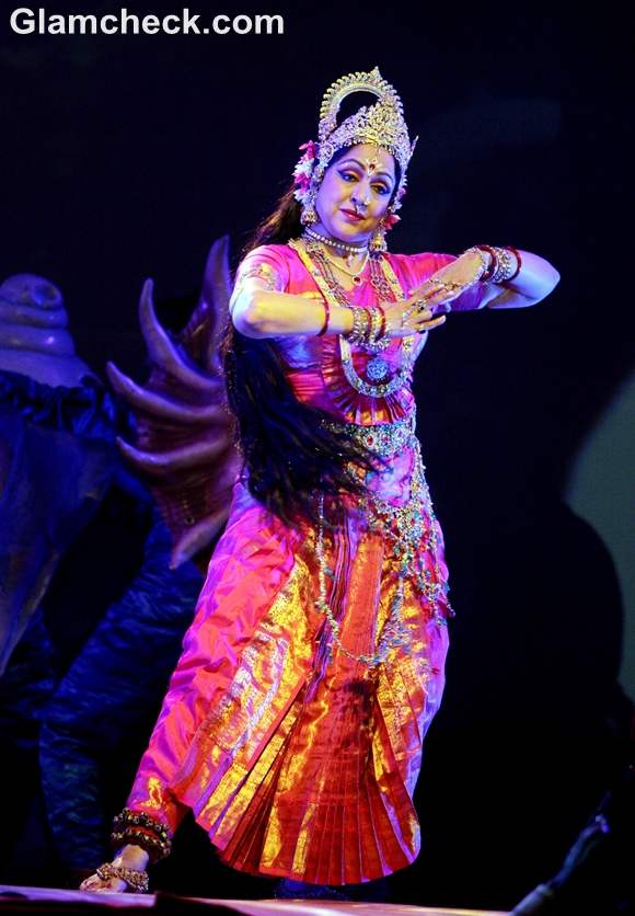 Hema Malini Performs the Nritya Natika at Ramlila 2012