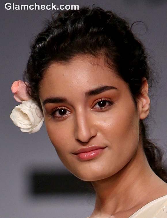 How to do minimalist romantic makeup indian girl