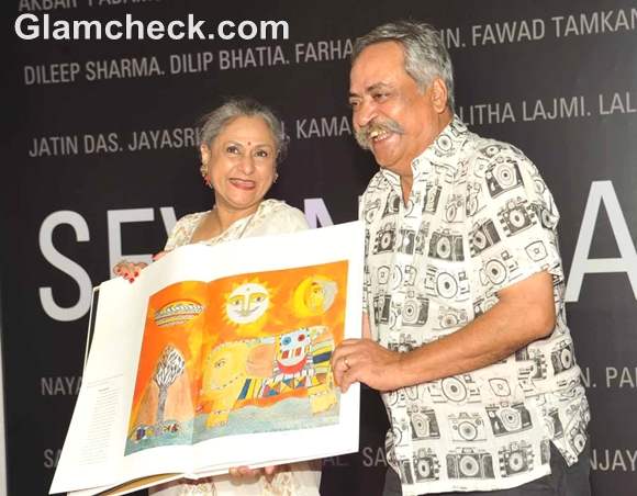 Jaya Bachchan at B70 Art Show at Nehru Centre Mumbai