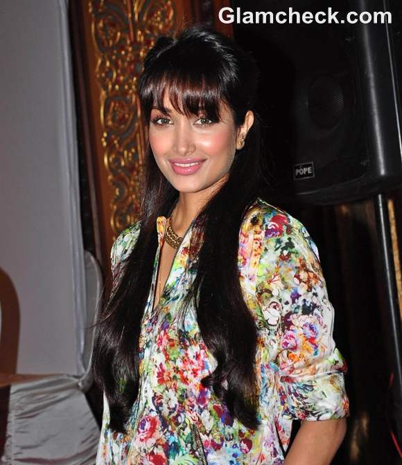 Jiah Khan hairstyle