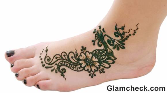 Karva Chauth mehndi designs arabic patterns legs