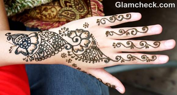 Karva Chauth mehndi designs floral patterns