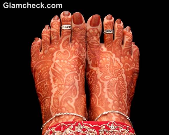 Karva Chauth mehndi designs traditional feet