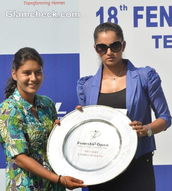 Sania Mirza winners trophy Prerna Bhambri