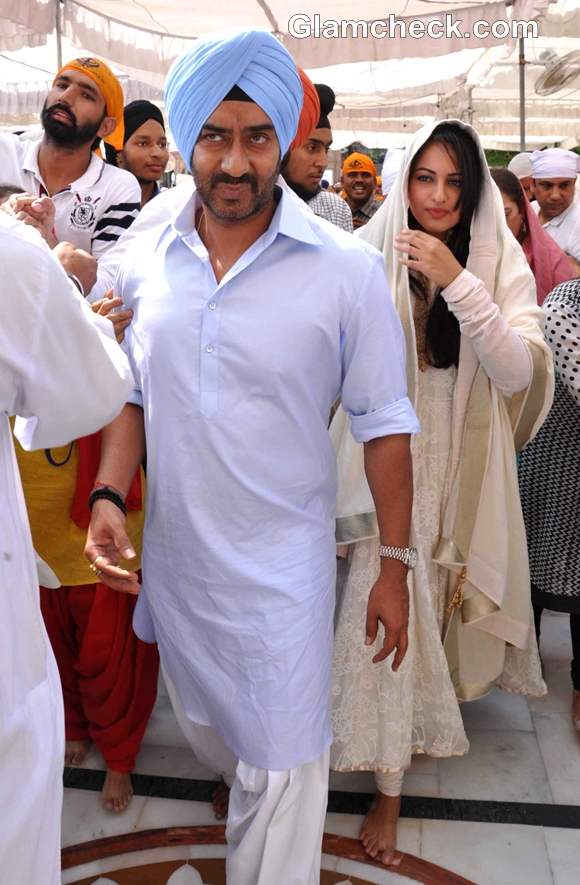 Sonakshi Sinha Ajay Devgan promote Son of Sardaar Golden Temple