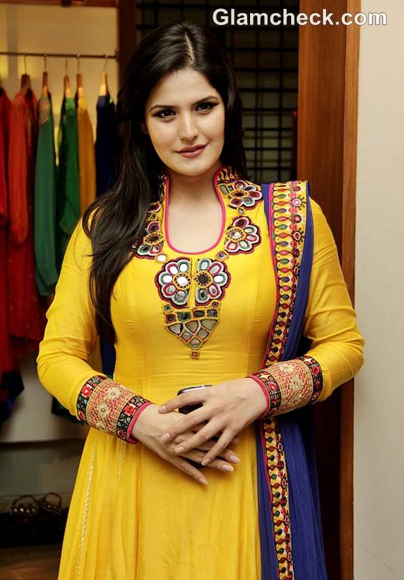 Zarine Khan hairstyle