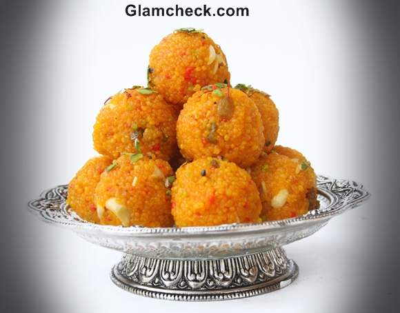 motichur laddoo served in silver bowl diwali