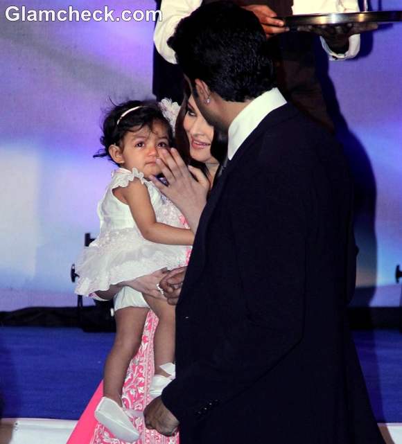 Aishwarya Rai daughter aaradhya bachchan pictures