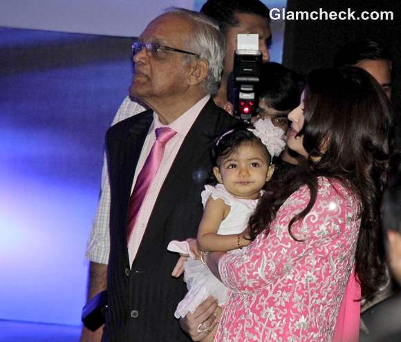 Aishwarya Rai with daughter aaradhya bachchan pictures