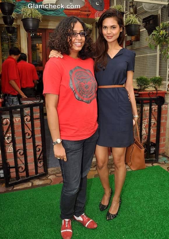 Esha Gupta with owner Kanika Mohan Saxena of Bong Bong at Bengali restaurant Mumbai