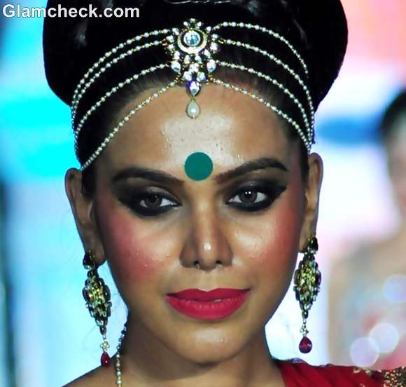 Indian bridal makeup trend 2012 pink green