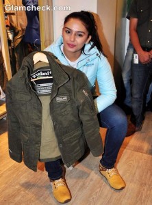 Huma Qureshi Launches Woodlands Fall Winter 2012 Collection-2