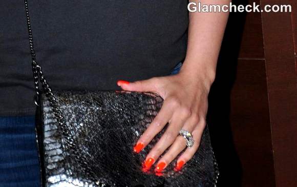 Kareena Kapoor Khan orange nails At The Success Party Of Talaash