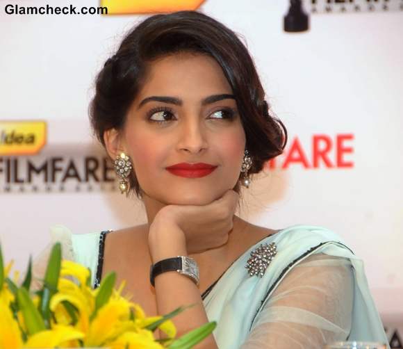 sonam kapoor hairstyle makeup