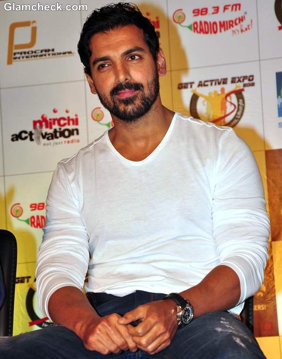 John Abraham Inaugurates Standard Chartered Mumbai Marathon 2013