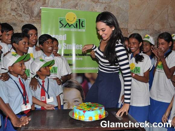 Sonakshi Sinha  Smile Foundation Event