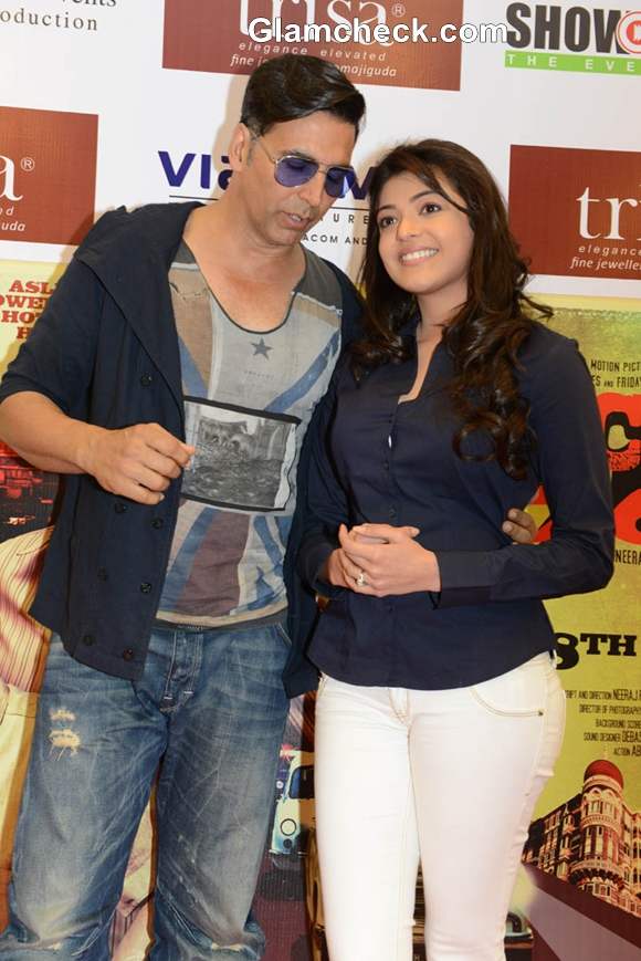 Akshay Kumar And Kajal Aggarwal At Special Chabbis promotions in Hyderabad